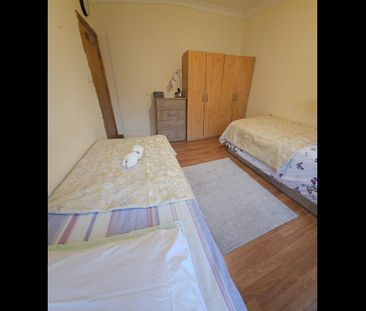 Room in a Shared House, Colville Road, E11 - Photo 4