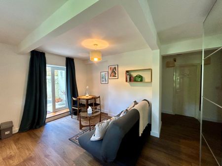 Surrey Road - Photo 3