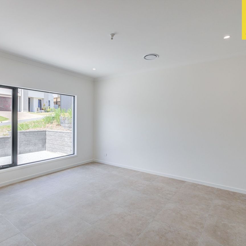 Brand New Family Home - 6 Bedrooms, 3 Bathrooms & Spacious Living - Photo 1