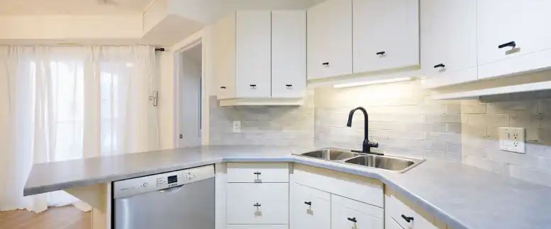 Welcome Home! 2 Bed 2 Bath Modern, Fully Renovated Oliver Condo | 207 - 10308 114 St NW, Edmonton - Photo 1