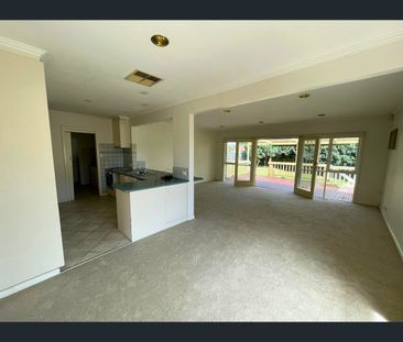 3 Cassinia Avenue, Ashwood, Vic 3147 - Photo 4