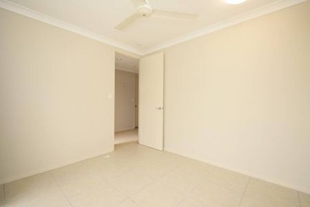 Beautiful Modern Home - Media Room - Private Backyard - Solar - Photo 5