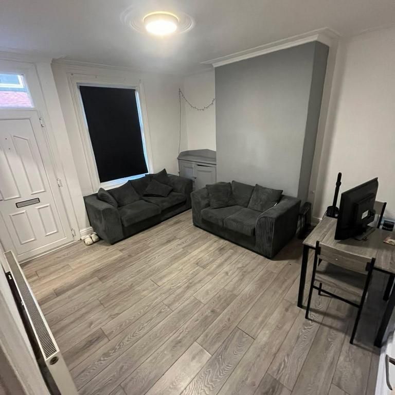 2 bedroom house to rent - Photo 1