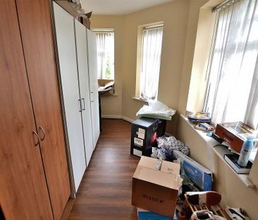 3 bedroom flat to rent - Photo 6