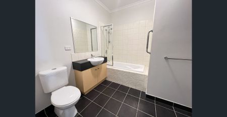 2 Bedroom Apartment with Park Views - Photo 5