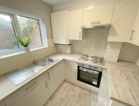 1 bedroom flat to rent - Photo 2