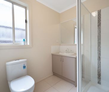 MODERN FAMILY HOME - NORTHSIDE PAKENHAM! - Photo 5