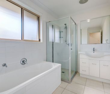 Located in A Quite Court - Photo 3