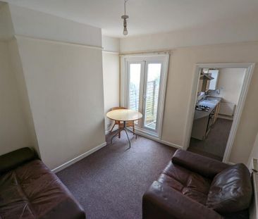 4 bedroom terraced house to rent - Photo 2