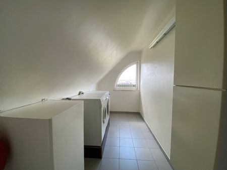 Ruim appartement met 3 slaapkamers nabij centrum Bilzen - Photo 2