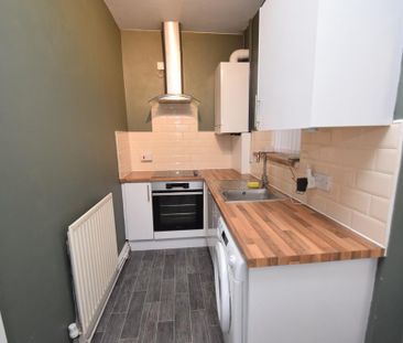 2 bedroom terraced house to rent - Photo 6