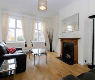 2 Bed Flat, Carmichael Court, SW13 - Photo 1