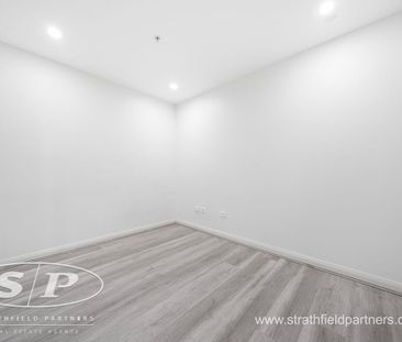 Luxury 1 Bedroom Apartment, Level 8 - Photo 1