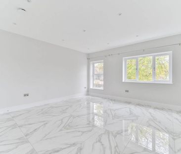 3 bedroom flat to rent - Photo 1