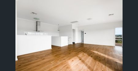 Discover your dream home in McCracken! This beautifully designed 2-storey property offers the perfect blend of comfort, style, and convenience. - Photo 3