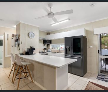 Unique Clifton Beach Sanctuary with Spa, Solar & Workshop Space - Photo 6