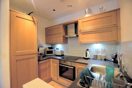 1 Bedroom Apartment To Let - Photo 3