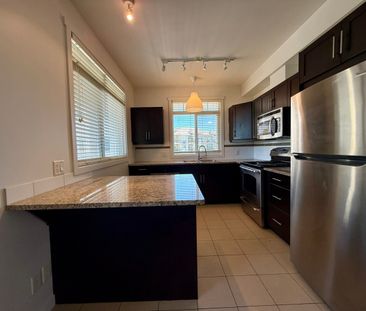2 Bdrm+Den at Centre Point: Available Immediately - Photo 5