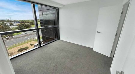 Modern 2-Bed, 2-Bath Apartment in Prime Manukau - Photo 5