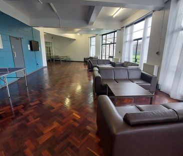 Room in a Shared House, Montgomery House, M16 - Photo 2