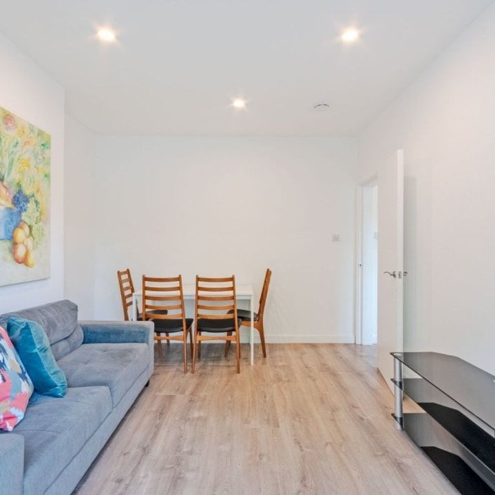 Hendon Way - Photo 1