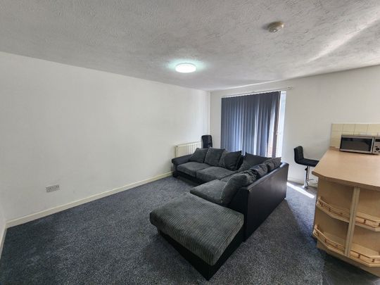 Room in a Shared Flat, Newcastle Street, M15 - Photo 1