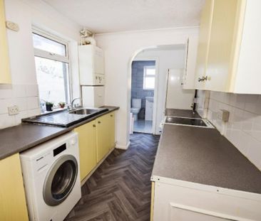 3 bedroom terraced house to rent - Photo 2