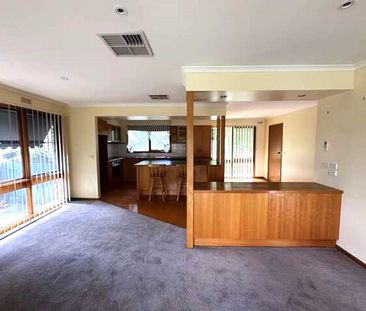 CHARMING 4 BEDROOM FAMILY HOME - Photo 6
