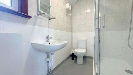 Conway Road, London, SE18 - Photo 3