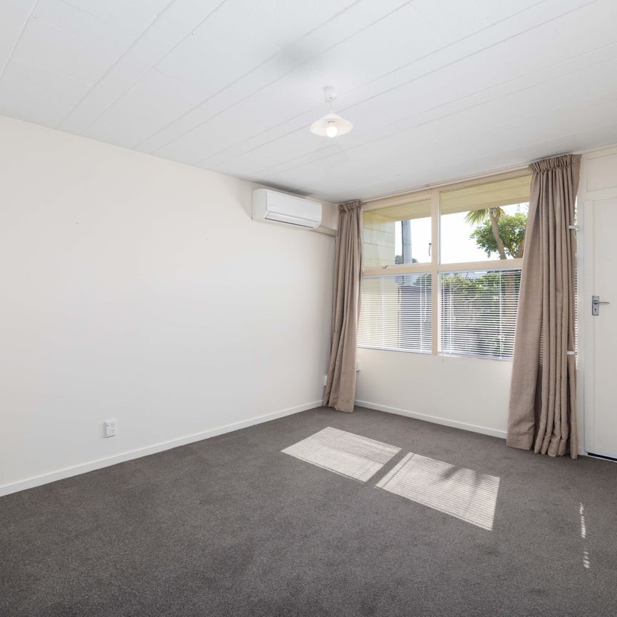 Downstairs 2 bedroom Unit Close To The Beach! - Photo 1