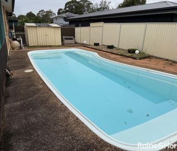 Spacious 3-Bedroom Family Home with Pool in Prime Glenfield Location - Photo 2