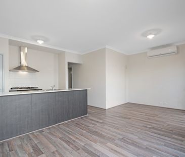 Three Bedroom Family home! - Photo 4