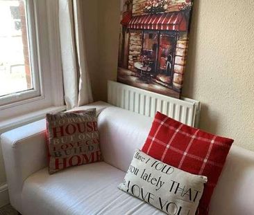 : Farnham Road, Onslow, Guildford, GU2 - Photo 1