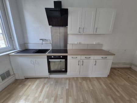 Location Appartement 2 pièces 53m² CAMBRAI 59400 - Photo 5
