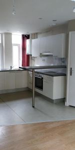 Location Appartement 3 pièces 53m² LILLE 59000 - Photo 3