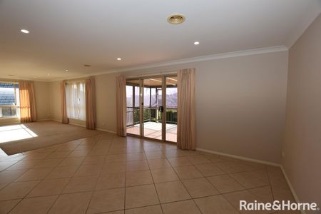 Family Home in Central North Orange, Designed for the Sun & It's Energy Efficient with Solar Panels - Photo 3