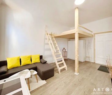 Pronájem útulného, plně zařízeného studia (1+kk, 23 m - Fotografie 1