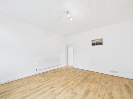 2 bedroom end of terrace house to rent - Photo 2