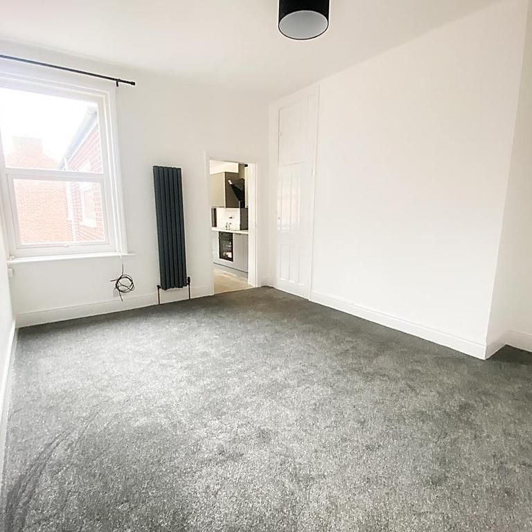 3 bedroom apartment to rent - Photo 1