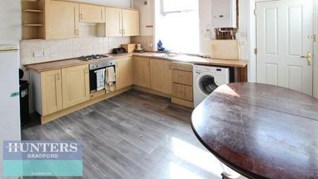 4 bedroom terraced house to rent - Photo 3