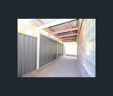 8 Richards Street, Loganlea, Qld 4131 - Photo 3