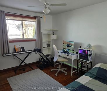 18 Collins Crescent #Main Floor - Photo 4