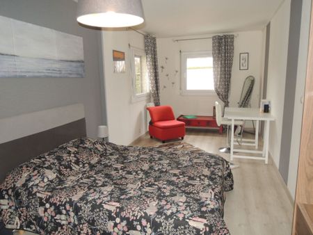 Appartement à louer - REIMS- HYPER CENTRE - Photo 4