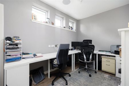 5 bedroom detached house to rent - Photo 4