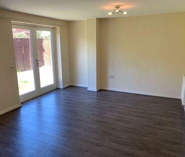 3 bedroom detached house to rent - Photo 3