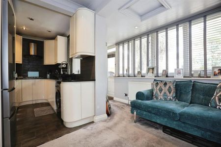 3 bedroom terraced house to rent - Photo 3