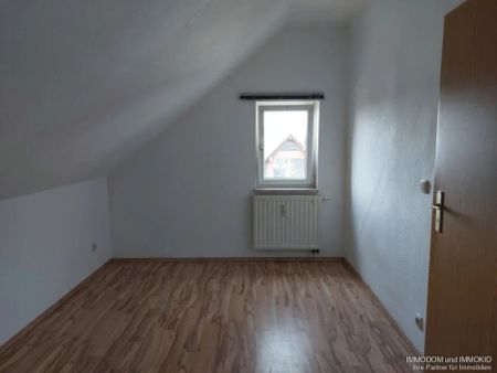 2-Zimmer-Dachwohnung in Friedrichsgrün mit Einbauküche und LAMINAT! - Photo 2