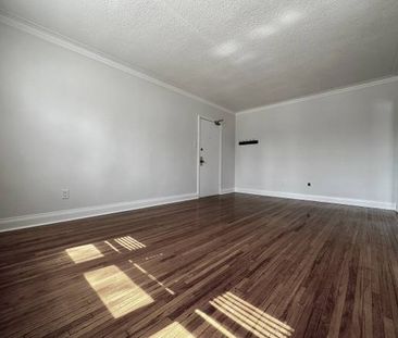 41 Arcadian Circle #5 - Bright & Spacious 2 Bedroom near the Lake! - Photo 1