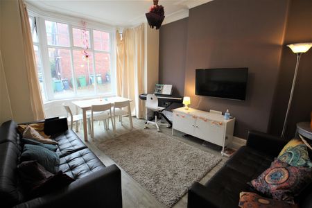 Claremont Avenue, Hyde Park, Leeds, LS3 1AT - Photo 5