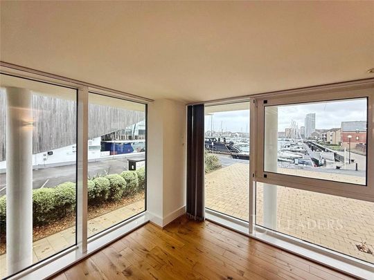 3 bedroom flat to rent - Photo 1